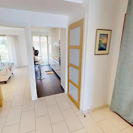 49gp - Spacieux Et Beau 2p Face Appartement